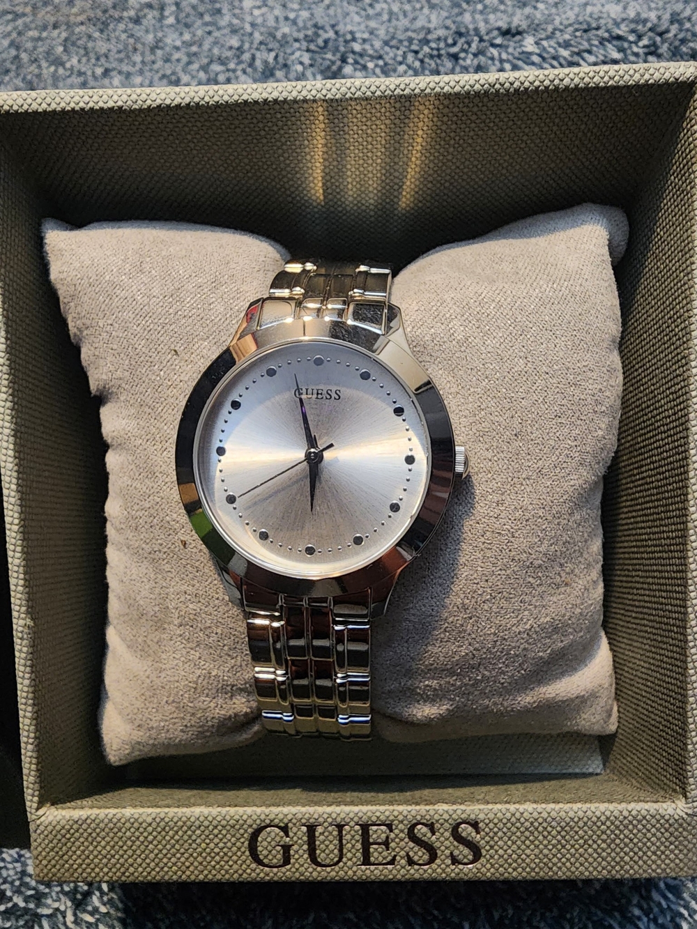 GUESS WATCH WITH ORIGINAL BOX & Tags
